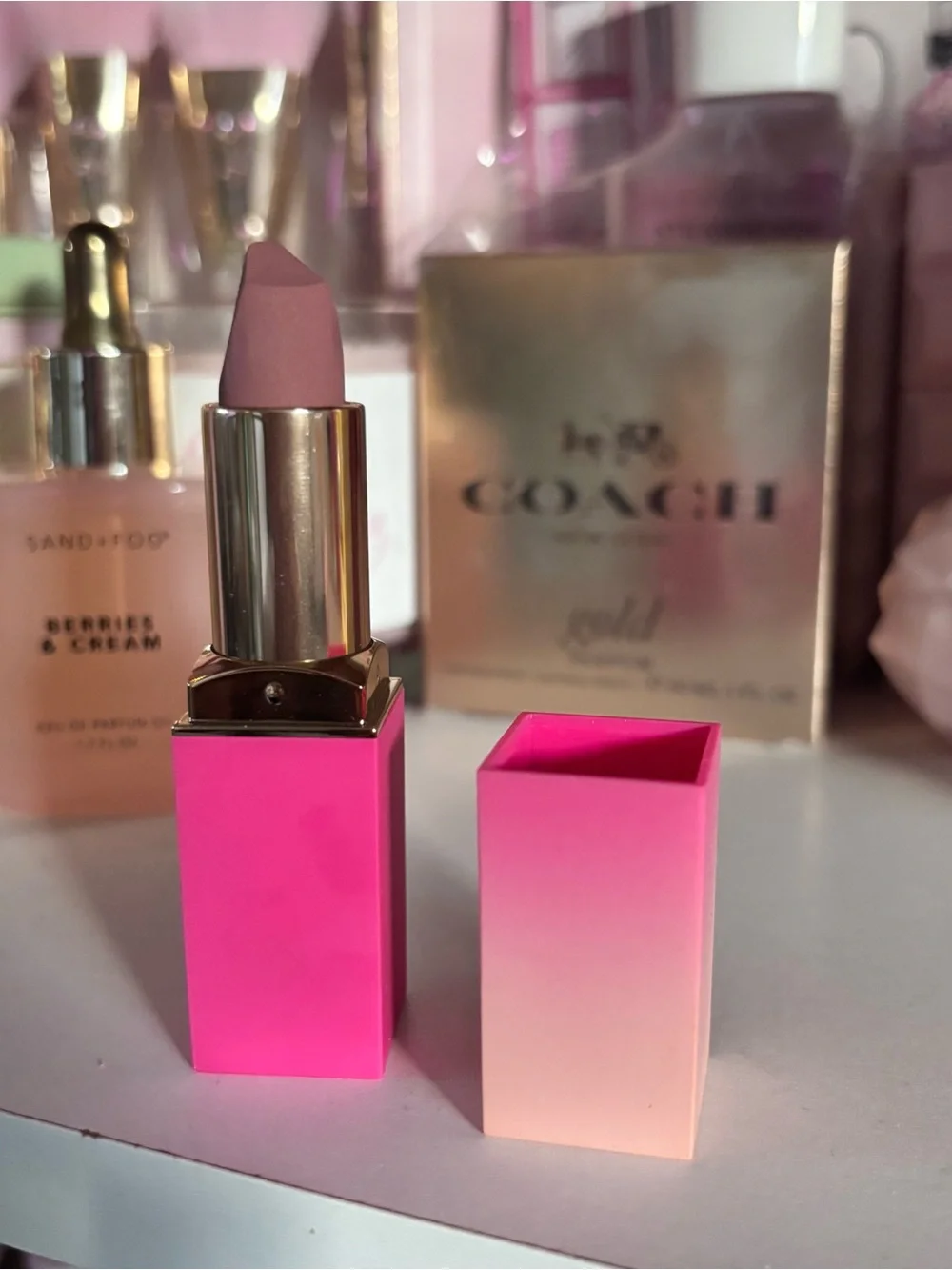 💝NEW Juvia's Place Chic Nude Velvety Matte Lipstick💝